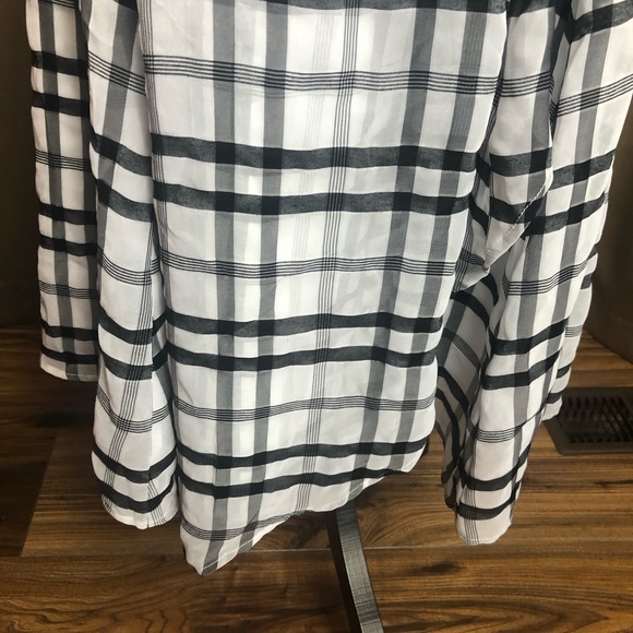 Rirandure Sleeveless Faux Wrap Dress - Picture 3 of 16